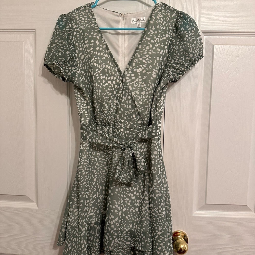 Sage Green Printed Short Sleeve Tie-Waist Mini Dress